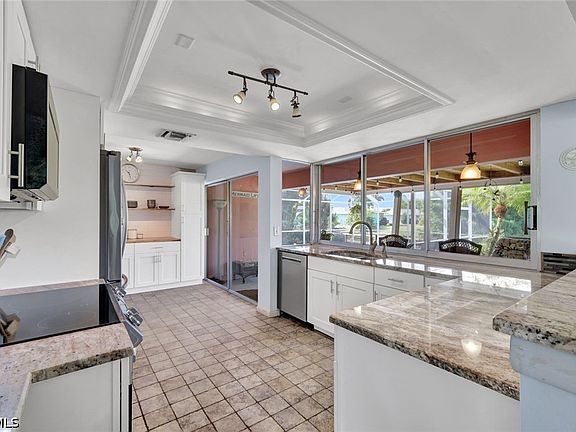 3rd image of 4232 SE 8th Pl