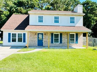 304 Pebble Ln, Jacksonville, NC 28546