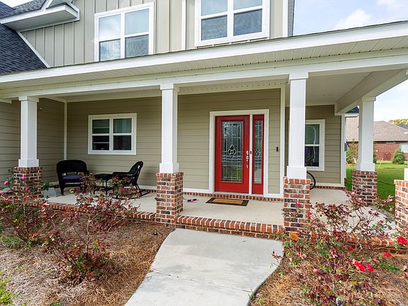 3rd image of 3212 Southfork Dr
