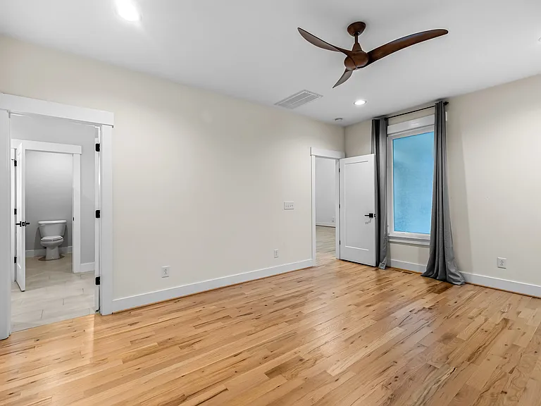917 S Blount St S — Photo 14