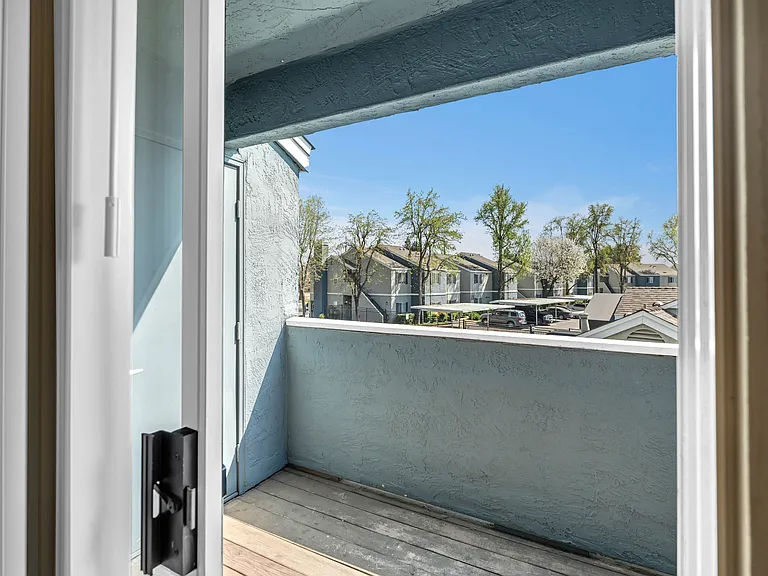 Summerview Apts — Photo 15