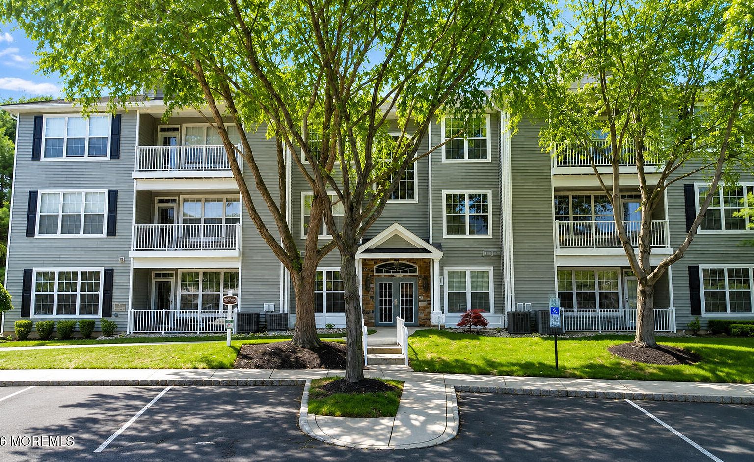 604 St Andrews Place — Knob Hill Golf Course