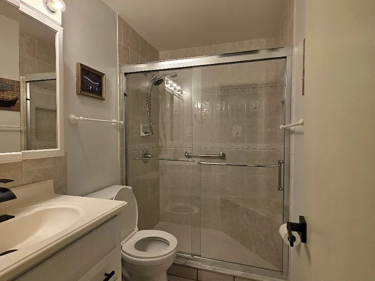 22375 Edgewater Dr — Photo 13