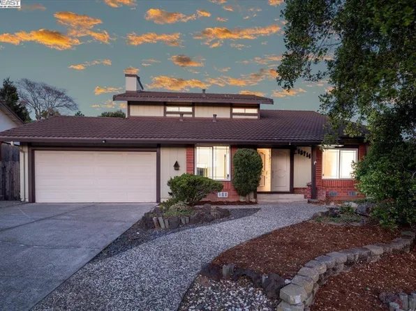 18714 E Cavendish Dr, Castro Valley, CA 94552
