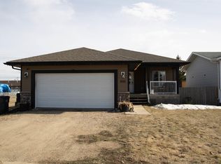 5121 52nd Ave, Elk Pt, AB T0A 1A0