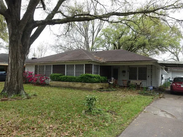 2012 Vince St, Pasadena, TX 77502
