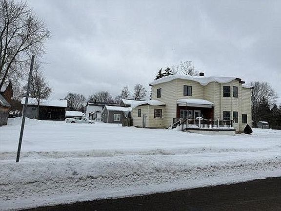 2nd image of 2073 Spruce St
