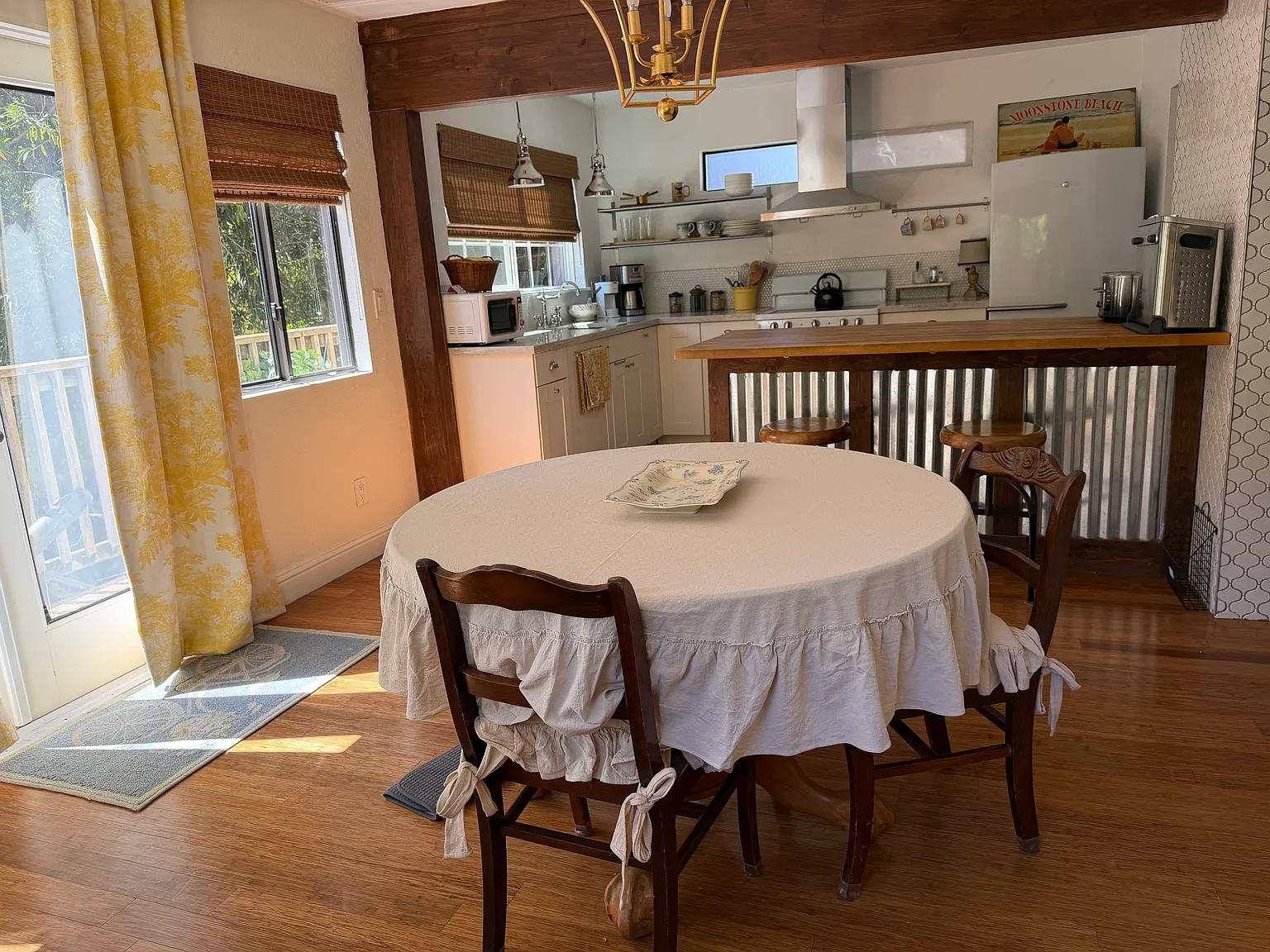 2 bed, 1028 sqft, $3,000 — Photo 4