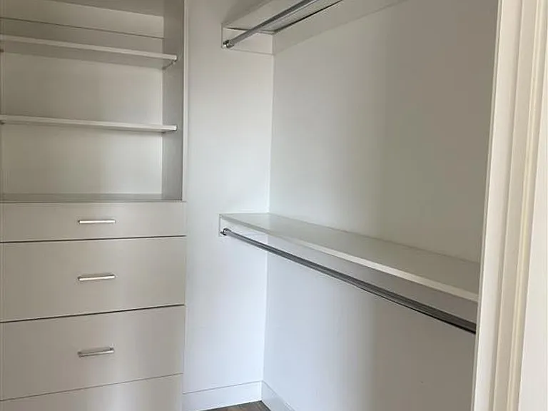 Maya Apartments at 535 Kingsley Dr in Los Angeles — Photo 67