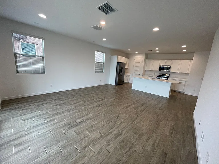 1654 W La Mirada Dr — Photo 8