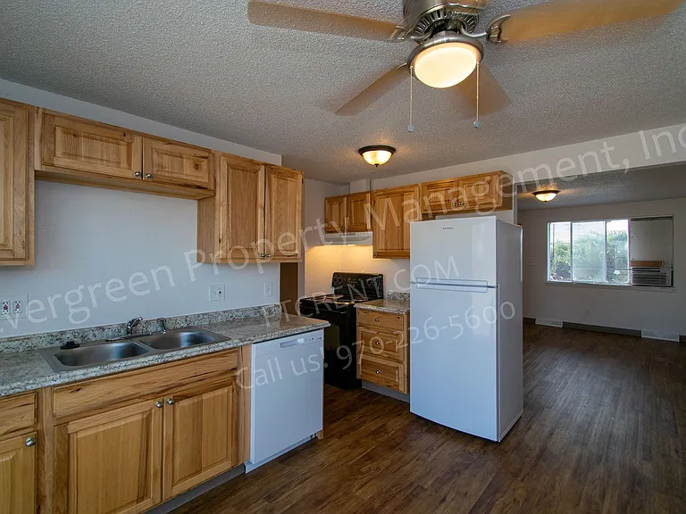 4912 S Iowa Ave — Photo 9