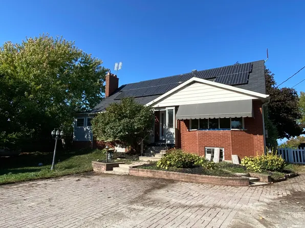 805 Ridge Rd, Hamilton, ON L8J 2Y3