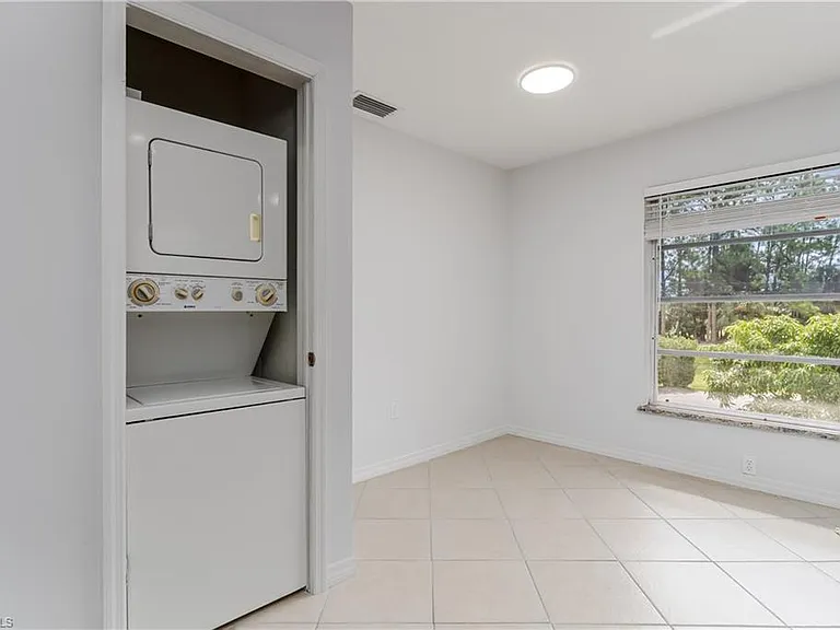 180 Cypress Way E #B212 — Photo 7