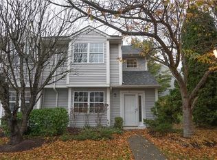 31 Spruce St, Pawling, NY 12564