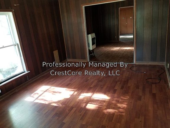 5th image of 427 Bishop St