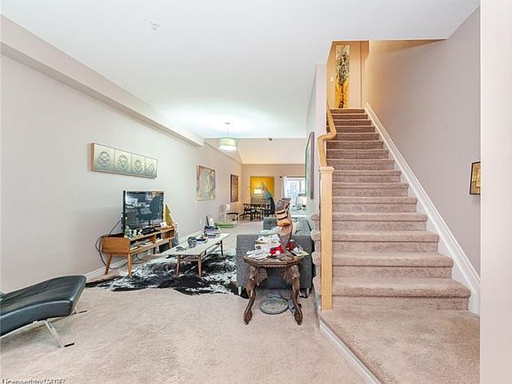 4th image of 7 Glory Hill Rd