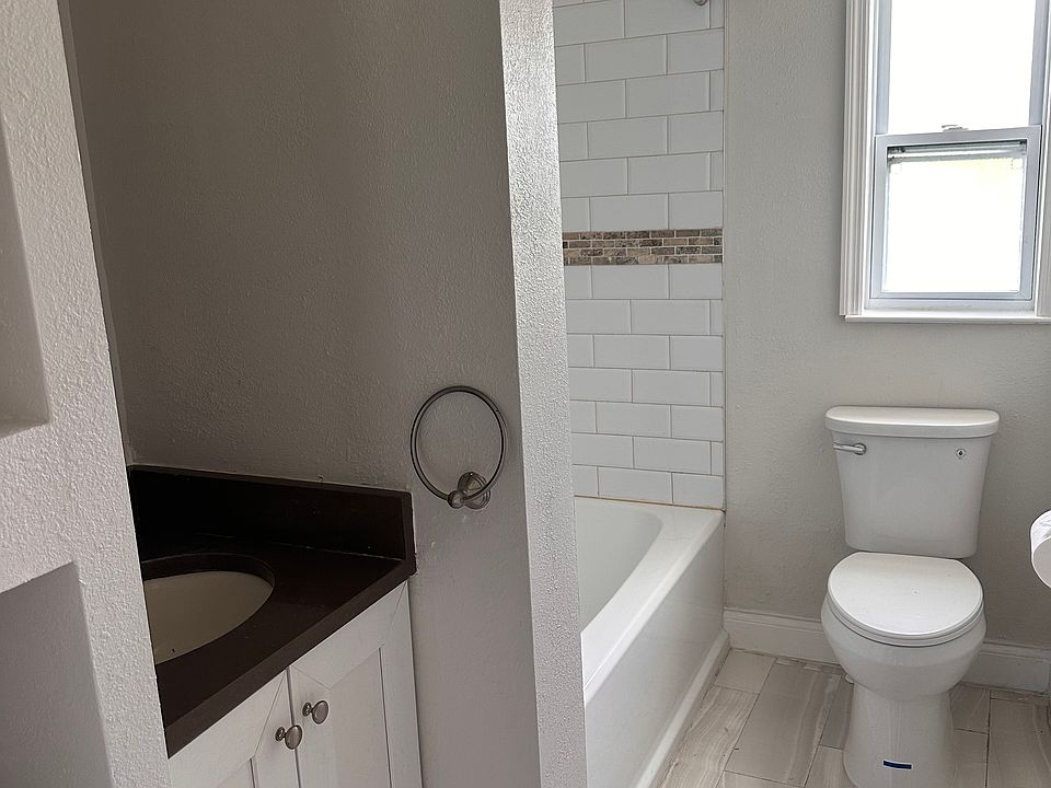1st image of 4513 Goddard Ave