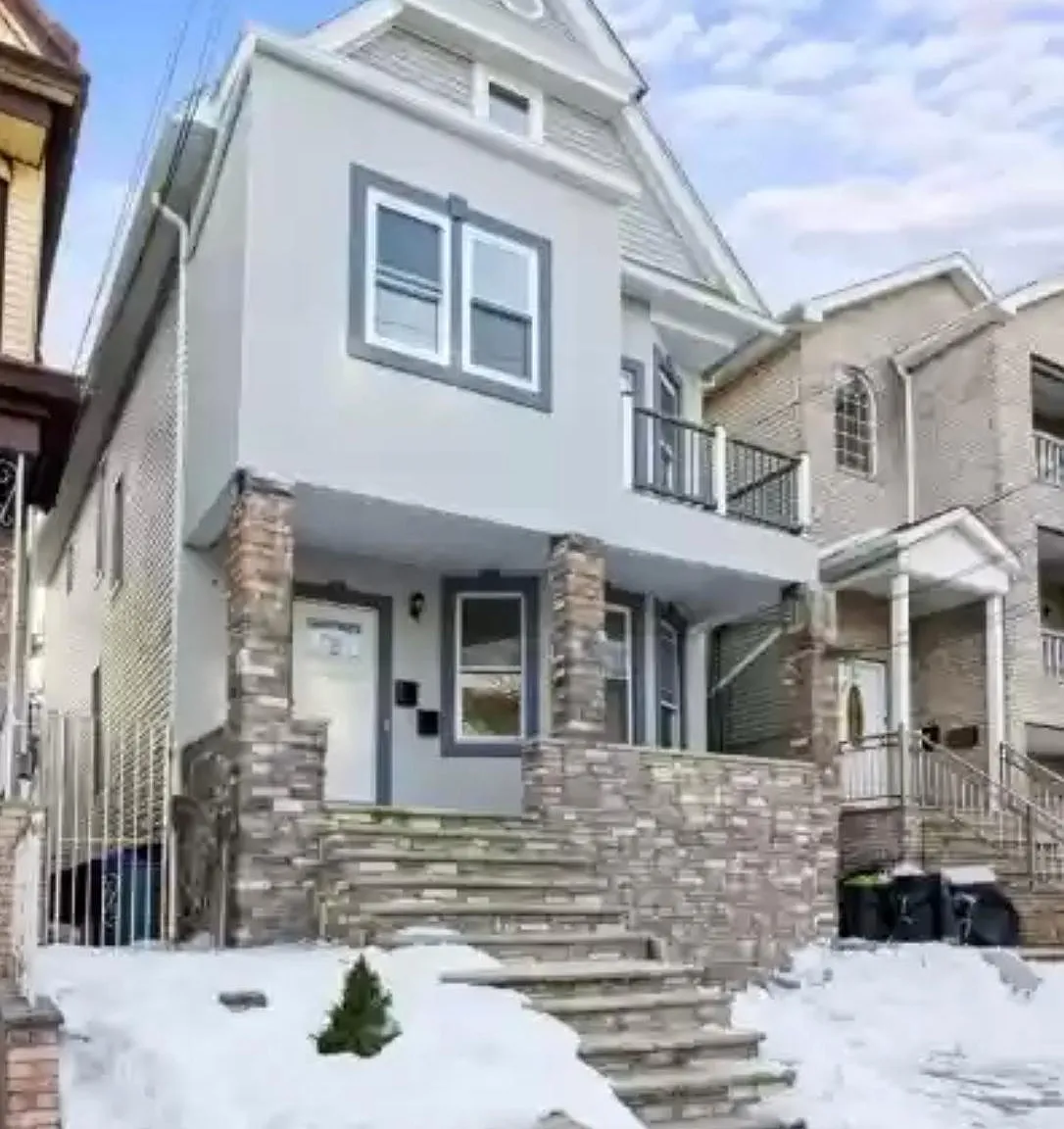 55 Bidwell Ave — Photo 1