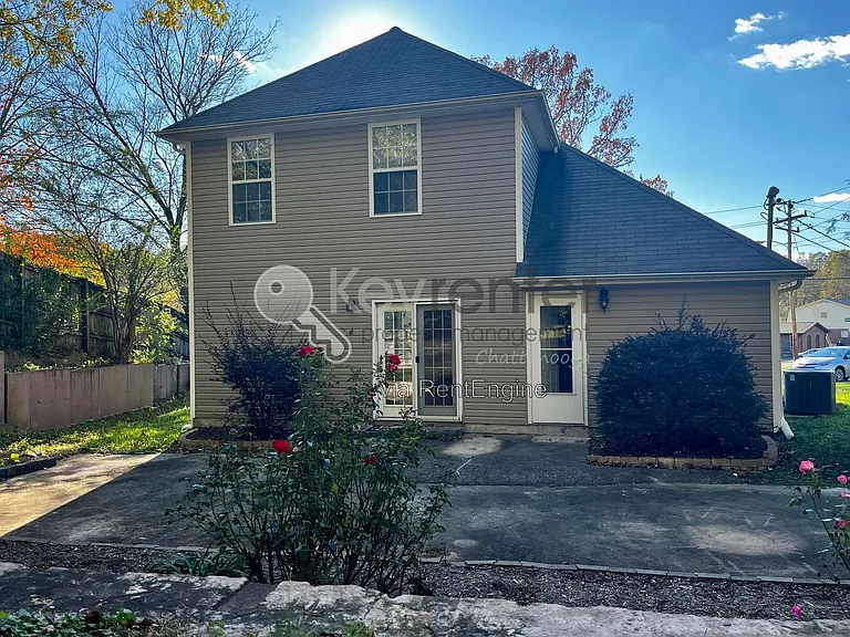 3721 Connelly Ln — Photo 9