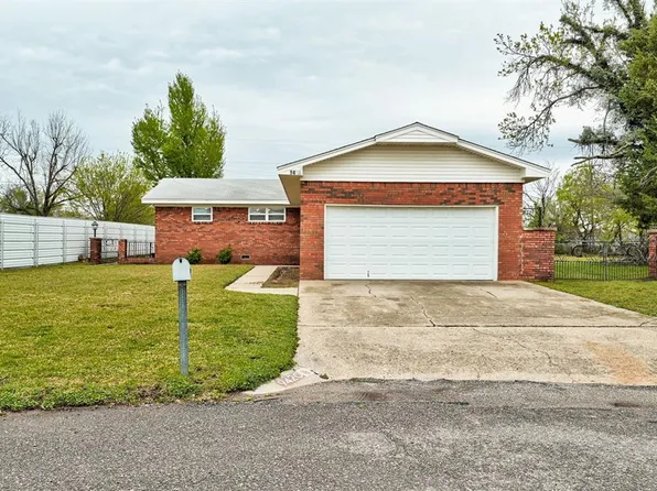 9420 NE 11th St, Midwest City, OK 73130