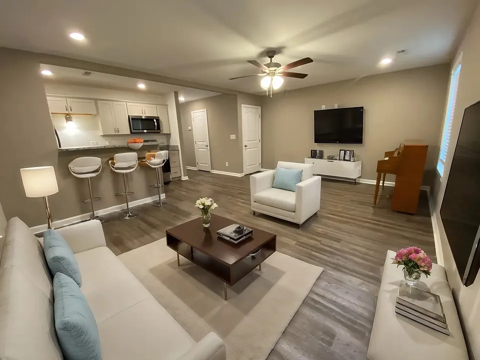 135 Country Ln