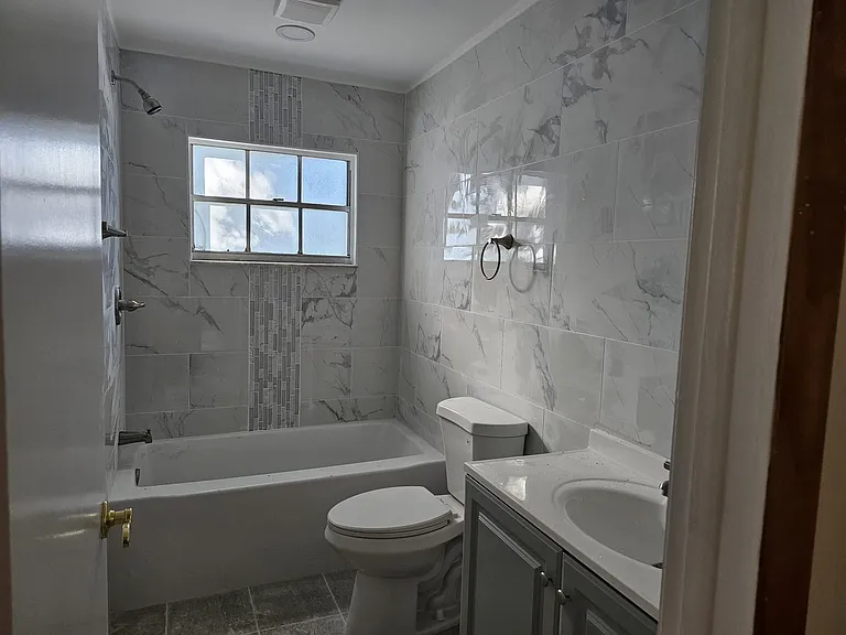 4060 Sail Dr — Photo 17
