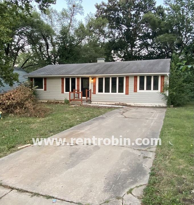 1st image of 7403 E 111th Ter