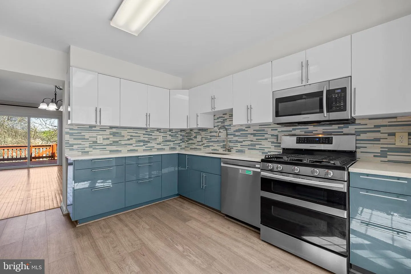4 bed, 3.5 bath, 1630 sqft, $2,850 — Photo 2