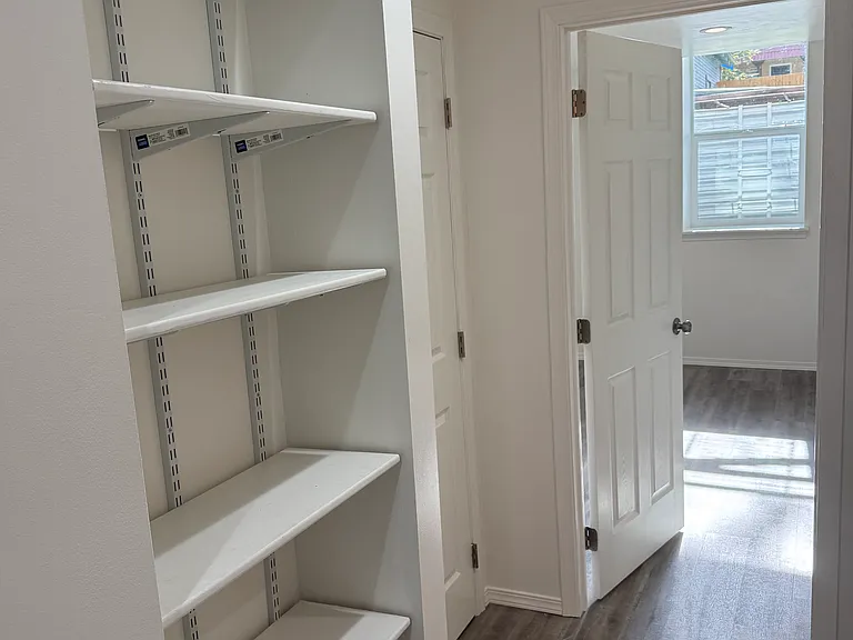 720 S Lincoln Pl #C — Photo 3