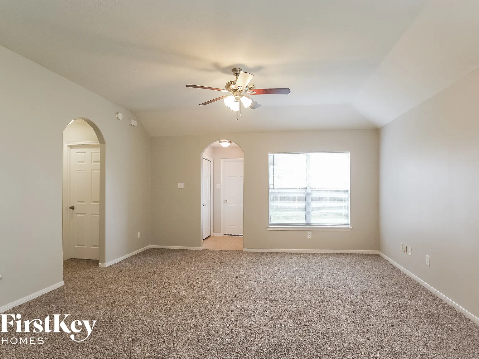 3 bed, 2.0 bath, 1166 sqft, $1,930 — Photo 3