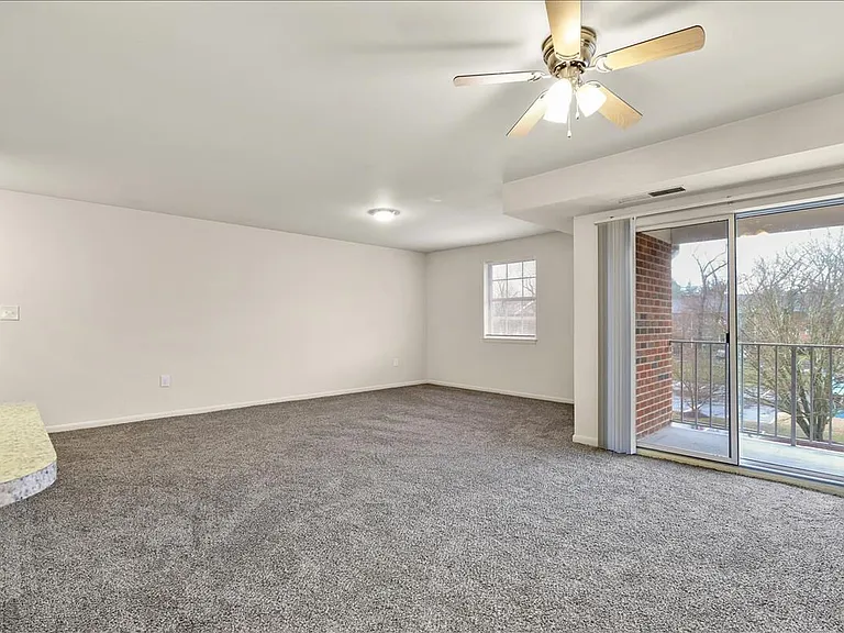 Parkwood Apartments — Photo 52