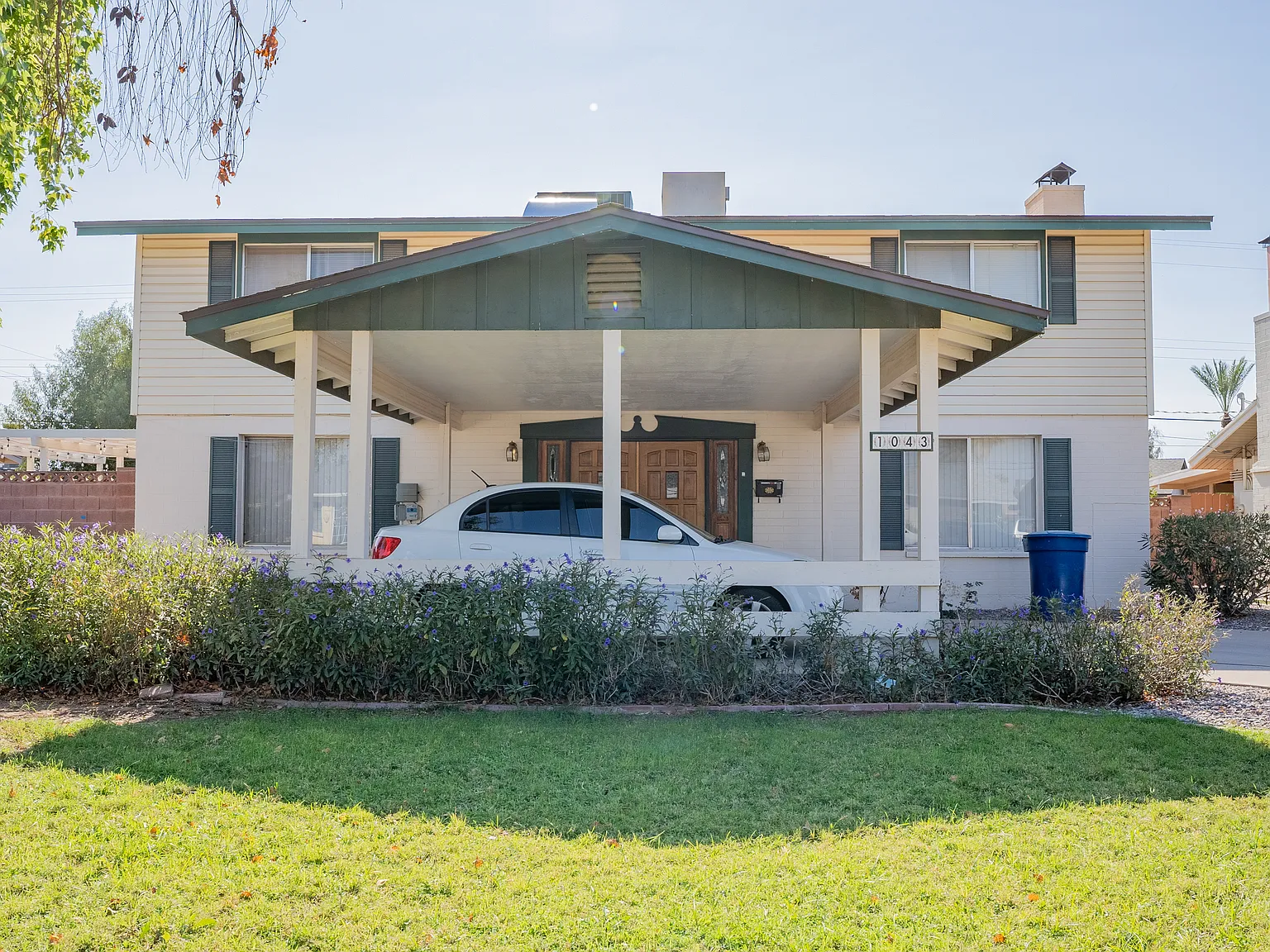 6 bed, 2622 sqft, $675 — Photo 1