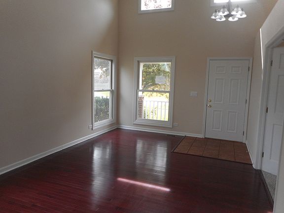 3rd image of 2961 Melbourne Ln