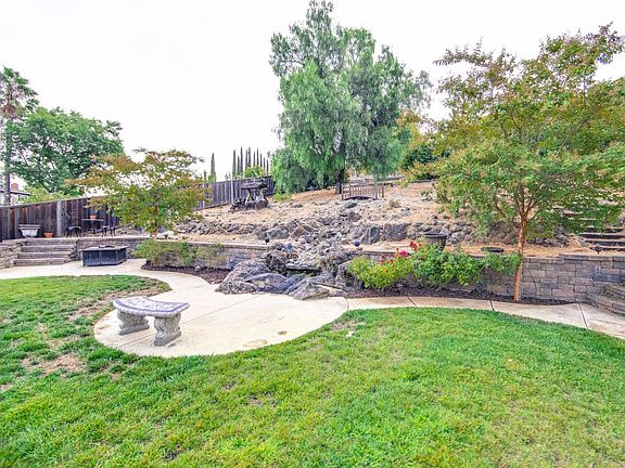 4th image of 7012 Burnside Dr
