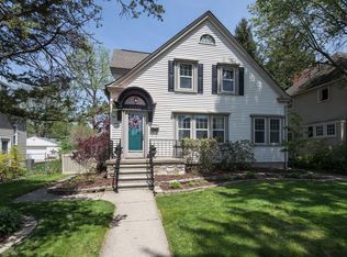 22424 Gregory St, Dearborn, MI 48124