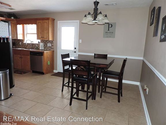 5th image of 2414 Canterbury Ln