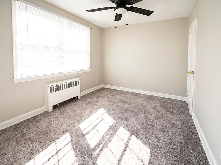 1325 E Wadsworth Ave — Photo 23