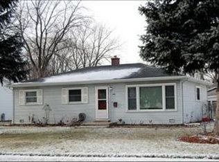 446 N Greenview Ave, Mundelein, IL