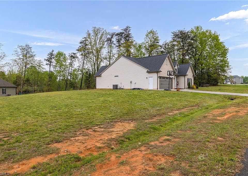 8760 Drummond Estates Dr, Kernersville, NC 27284 MLS 1101626 Zillow