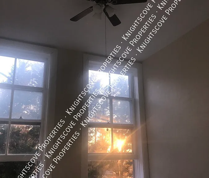 1557 Main St #8 — Photo 3
