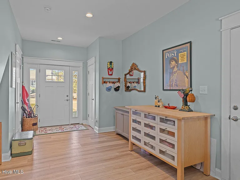 310 Lord Berkeley Dr — Photo 7