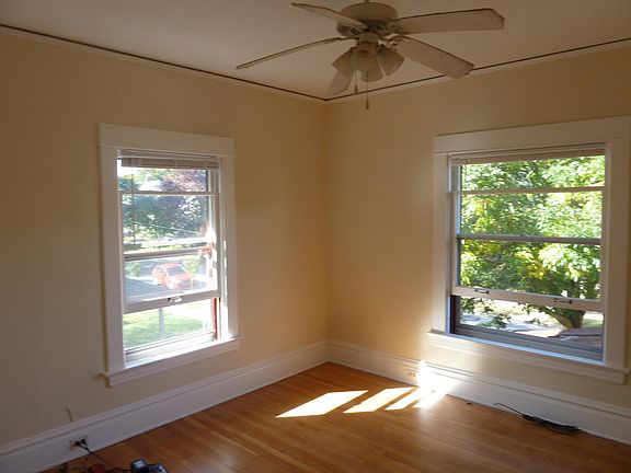 5th image of 642 1/2 Atwood St NE