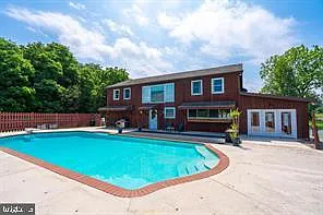 3 bed, 2800 sqft, $3,500 — Photo 4