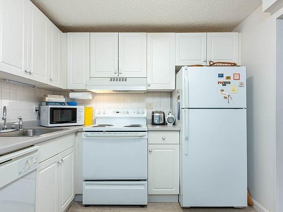 3rd image of 4 Birchwood Pt APT 103