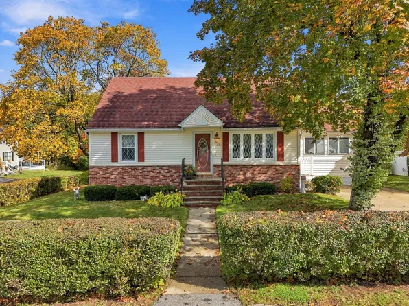 62 Faith Ave, Dracut, MA 01826