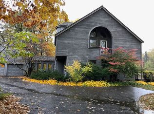 3495 Crest Ave, Deephaven, MN 55391