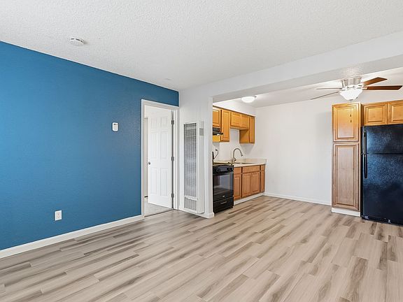 4th image of 1101 Crystal St #S