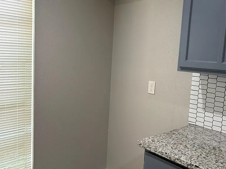 16322 Maplemont Dr — Photo 5