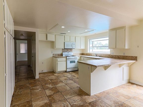 5th image of 24637 Sunnyridge Dr