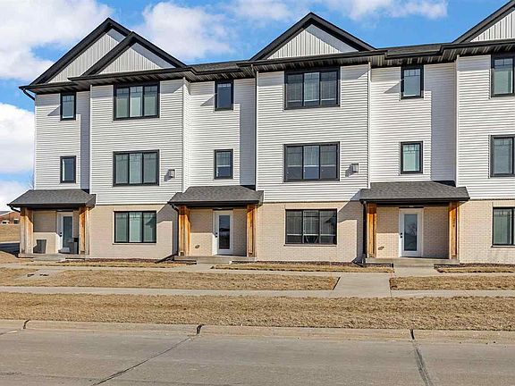 2nd image of 290 Kenneth Dr